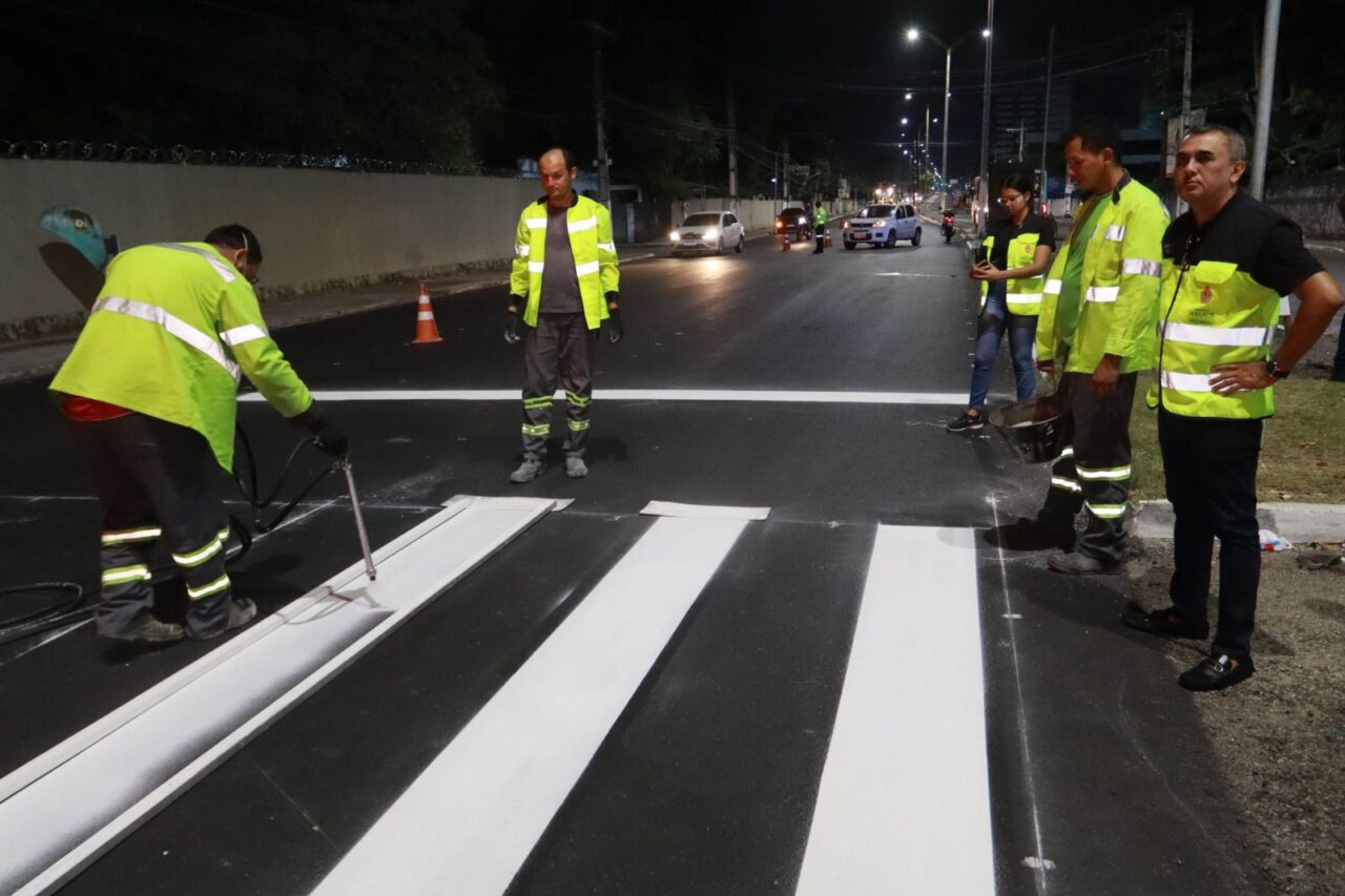 Após ficarem um tapetão, Lóris Cordovil, Constantino Nery e Pedro Teixeira recebem nova sinalização viária! / Foto : Divulgação