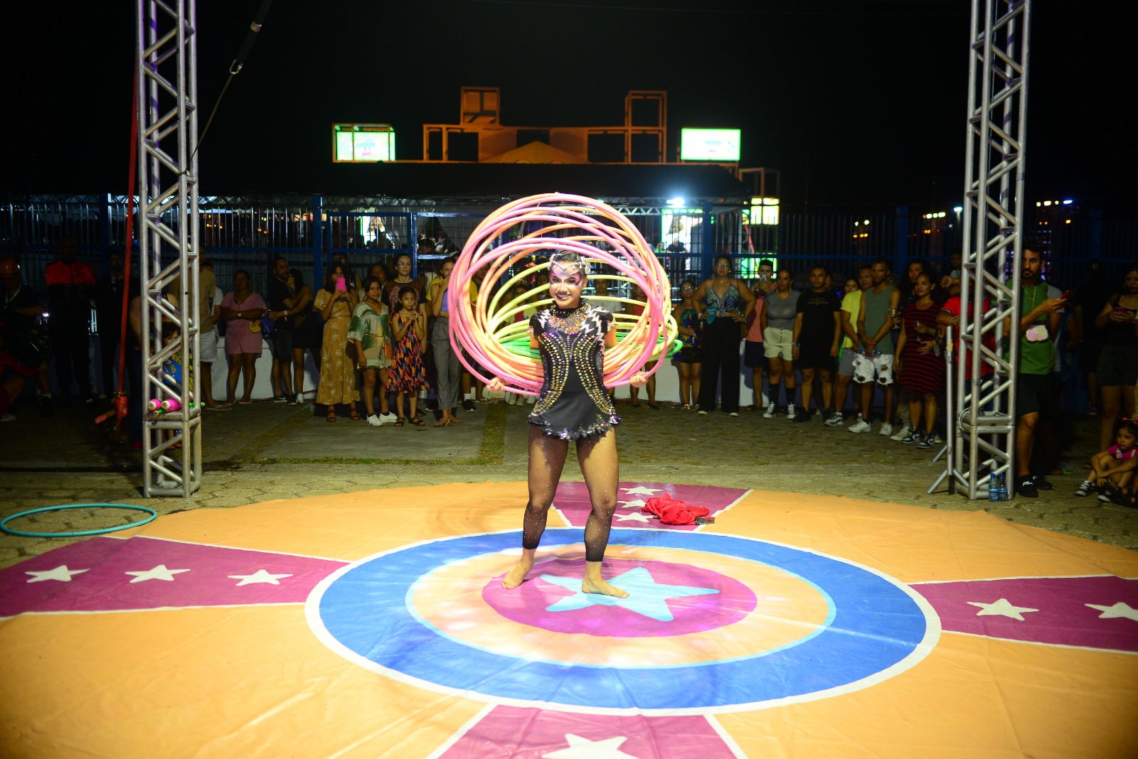 O espetáculo de Arte Circense encantou o público durante as três noites do Manaus Passo a Paço 2024. / Foto: Marcos Freitas