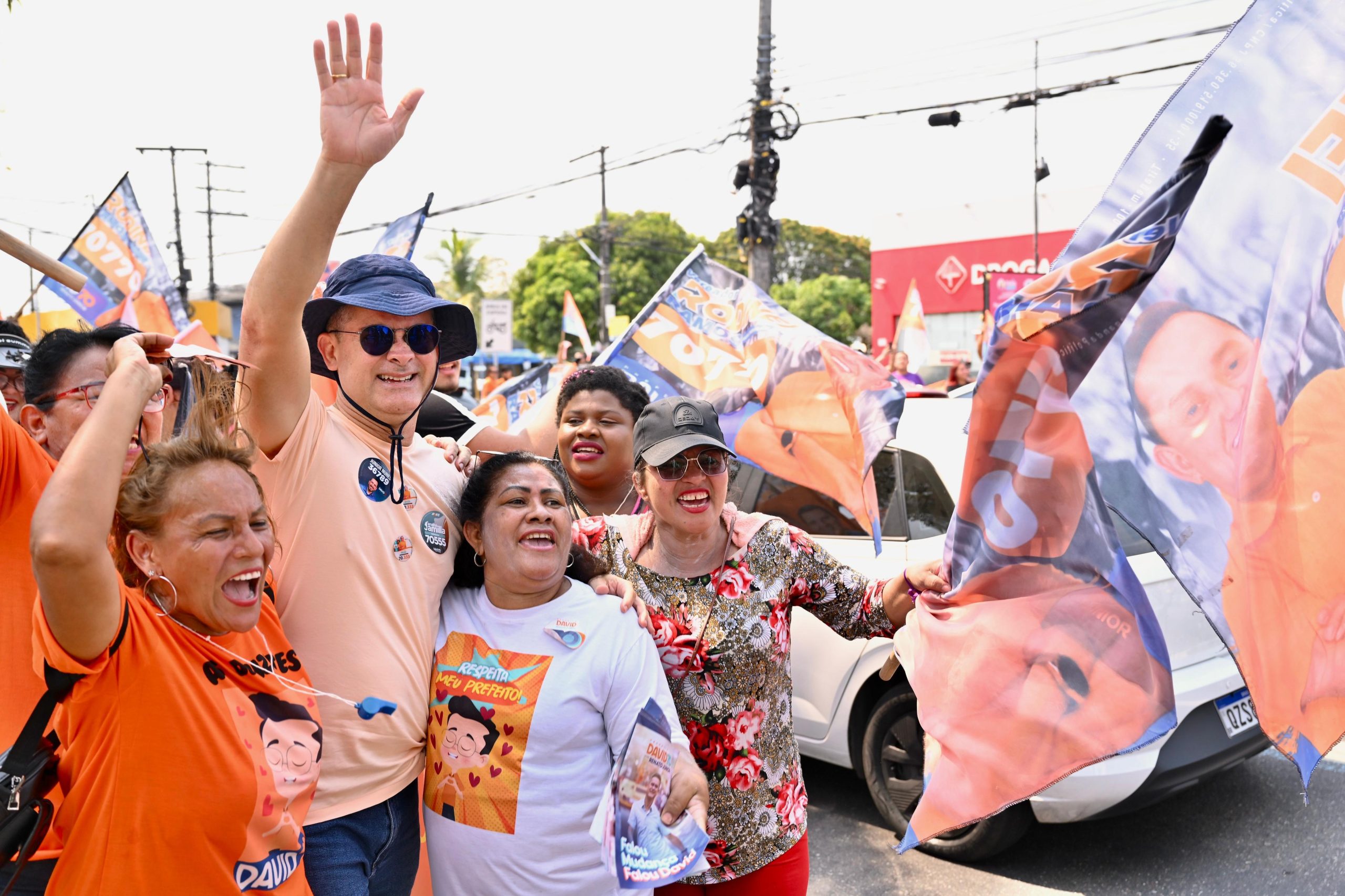 Com grande apoio popular, David Almeida comanda bandeiraço nas ruas de Manaus / Fotos: Dhyeizo Lemos/ Assessoria