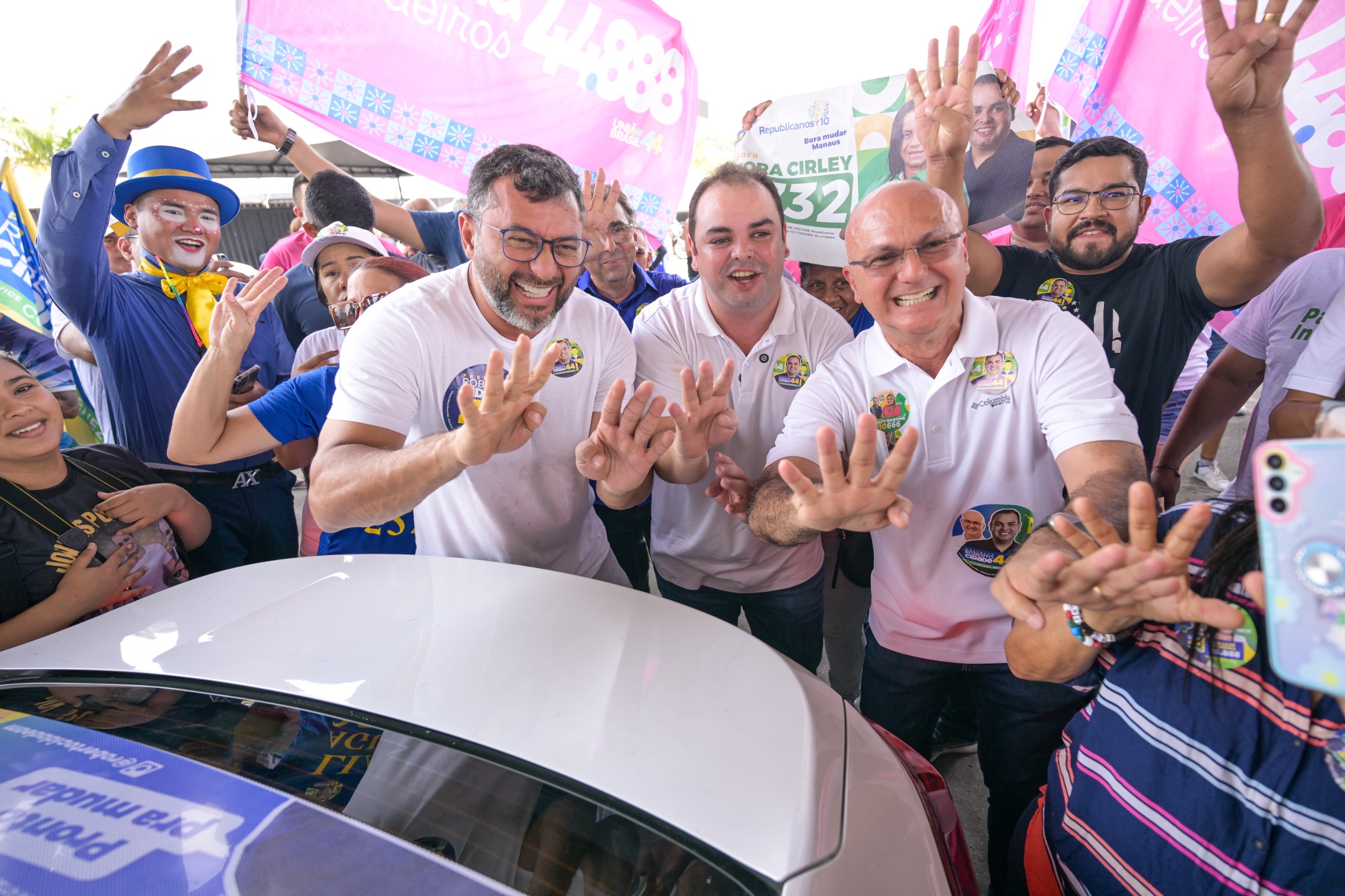 Inauguração de novo QG para adesivagem de Roberto Cidade teve mais de 600 carros adesivados!