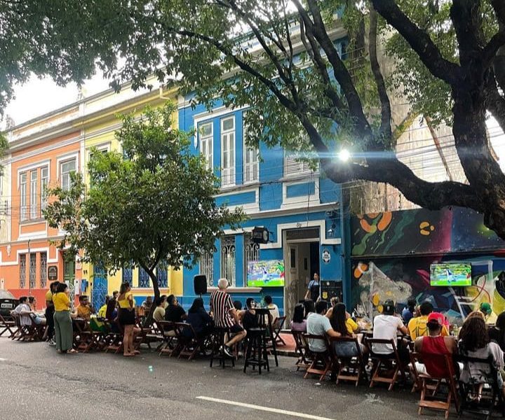 Três anos do bar e restaurante Japeto teve muita música ao vivo com Lucilene Castro