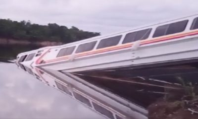 Ajato que transportava passageiros de São Gabriel da Cachoeira pra Manaus naufraga no Rio Negro. Veja vídeos