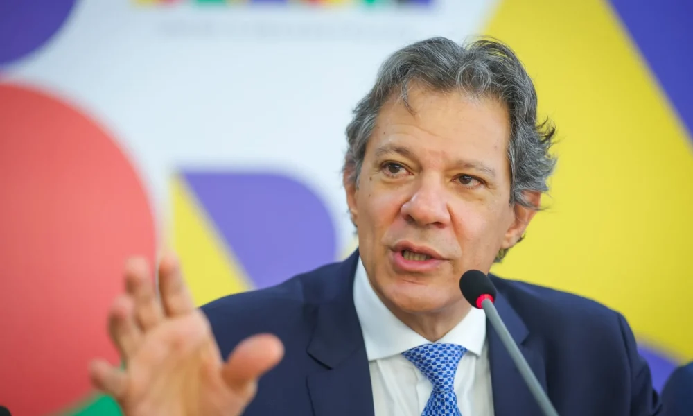 Ministro Fernando Haddad esclarece fake news sobre taxação do Pix e outros impostos que nunca foram propostos pelo governo