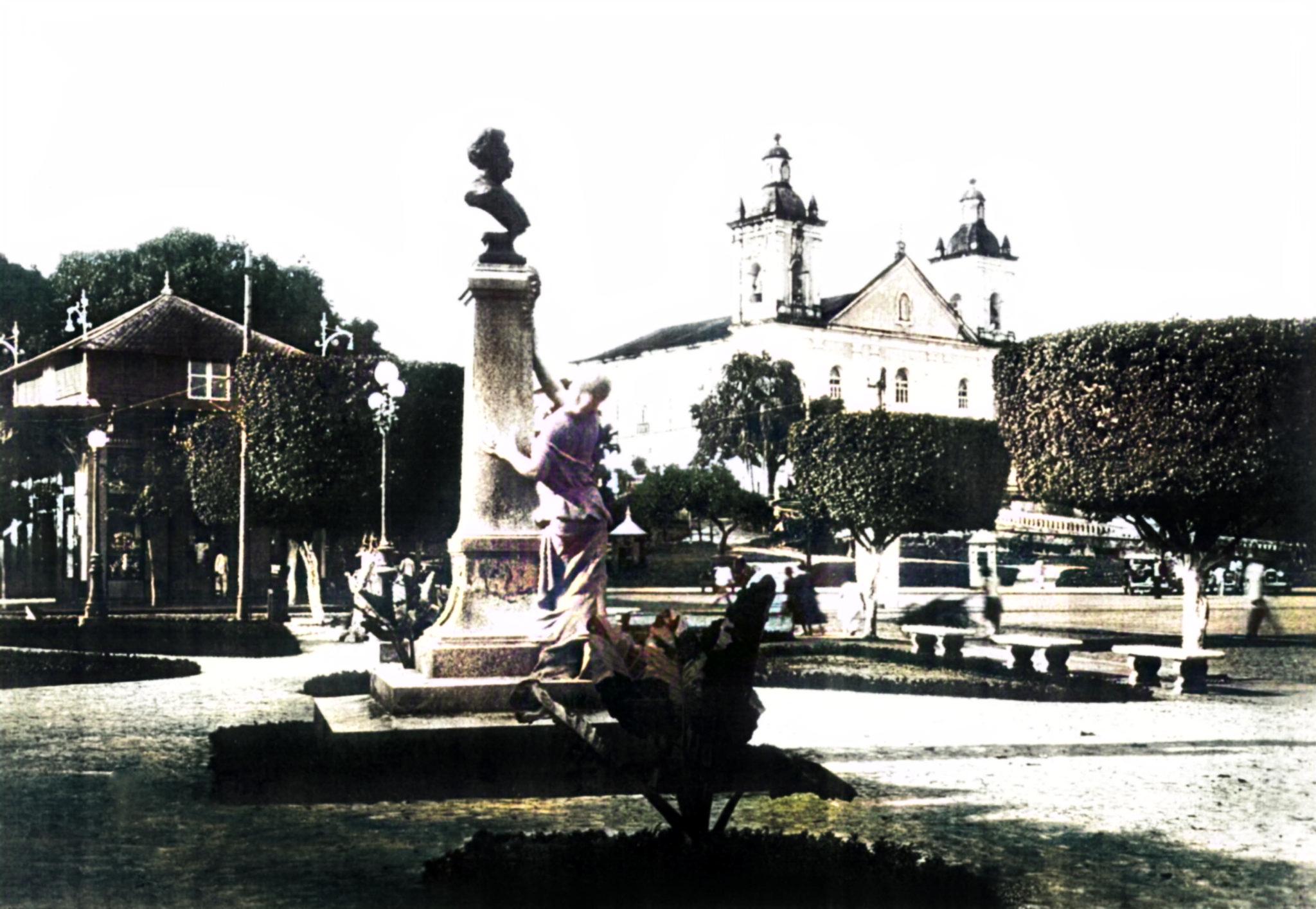 Monumento a Sant’anna Nery / Foto : Acervo Otoni Mesquita