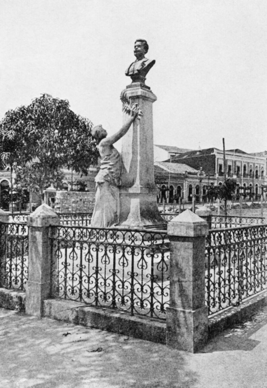 Monumento a Sant’anna Nery / Foto : Acervo Otoni Mesquita