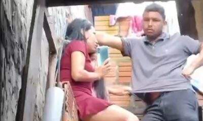 Terror na Compensa: Ex-marido invade casa, fere cunhado e faz ex-esposa refém. Veja o vídeo!