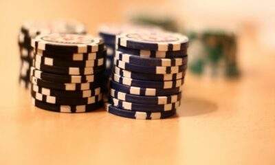 Como ajustar sua estratégia de poker online de acordo com o tipo de oponente
