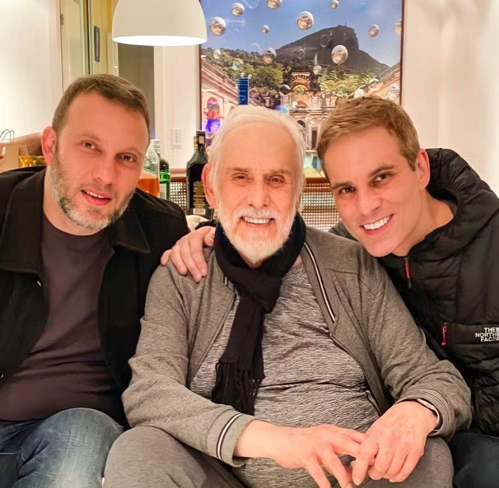 Francisco Cuoco com os filhos Rodrigo e Diogo — Foto: Reprodução/Instagram Francisco Cuoco