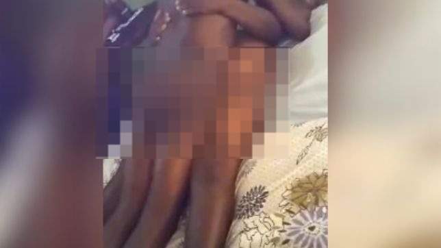 Casal fica grudado ao confundir cola mil com lubrificante!