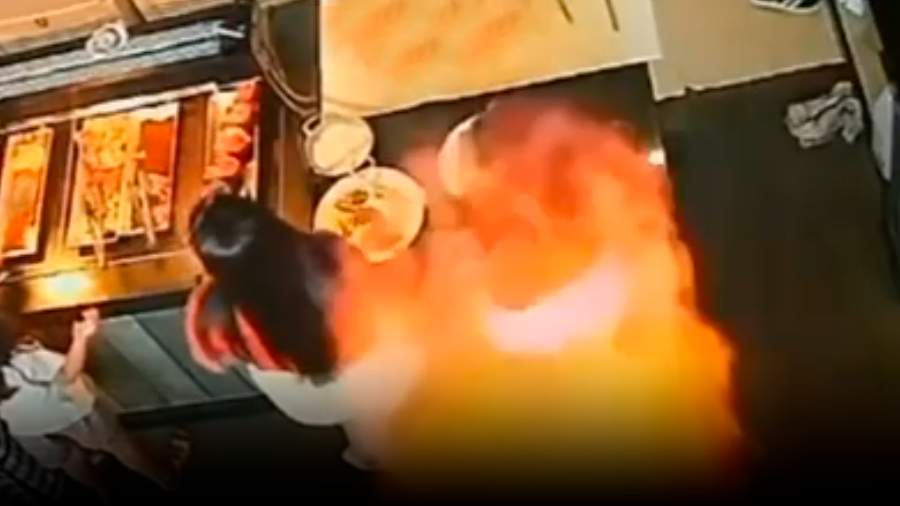 Mulher tem corpo incendiado após fogareiro pegar fogo em restaurante de BH / Foto : Divulgação
