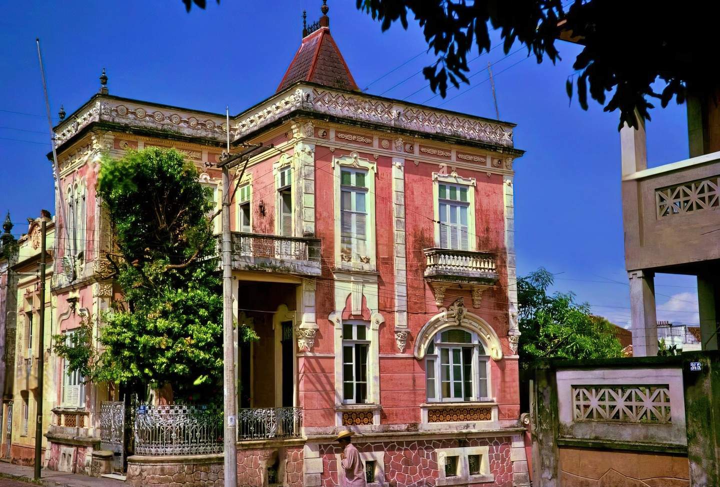 Castelinho da Barroso: Um Ícone Histórico que Respira a Cultura e Memórias de Manaus