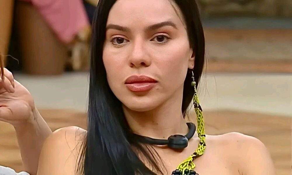 Internautas elogiam postura da Tamires Assis "Tamires tá saindo melhor que encomenda em A Fazenda"