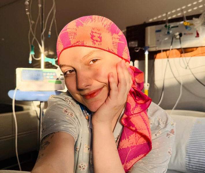 Influenciadora Isabel Veloso é entubada. Foto: @isabelvelosoo via Instagram