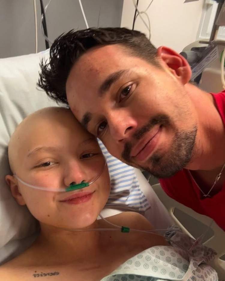 Influencer Isabel Veloso volta pra UTI após nova piora. Noivo pede novas orações