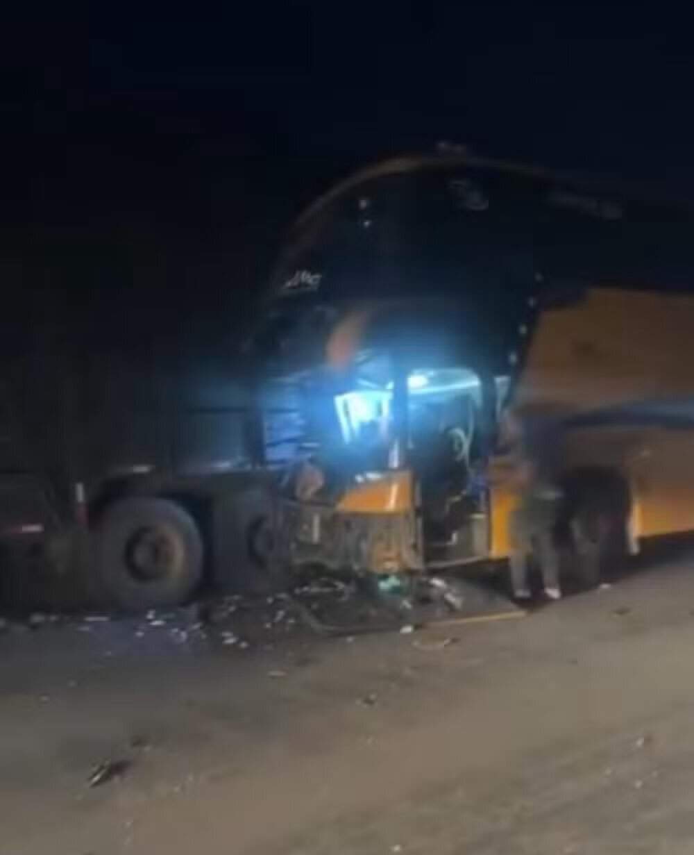 Tragédia na estrada: Ônibus do Águia de Marabá Sub-20 sofre grave acidente no Tocantins; preparador físico morre