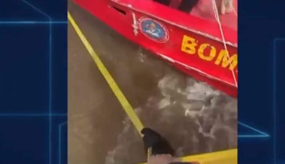 Corpo de Bombeiros do Amazonas encontra vítima do naufrágio no Encontro das Águas que estava desaparecida!