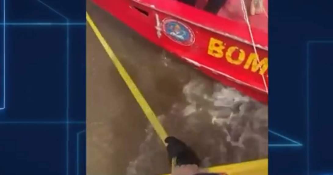 Corpo de Bombeiros do Amazonas encontra vítima do naufrágio no Encontro das Águas que estava desaparecida!