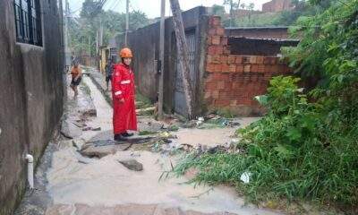 bombeiros resgatam 32 famílias durante temporal em manaus e atuam em áreas alagadas