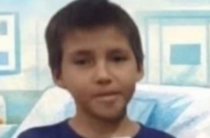 menino de 10 anos fica em estado gravíssimo após ser atingido com cabo de vassoura pelo próprio irmão no amazonas