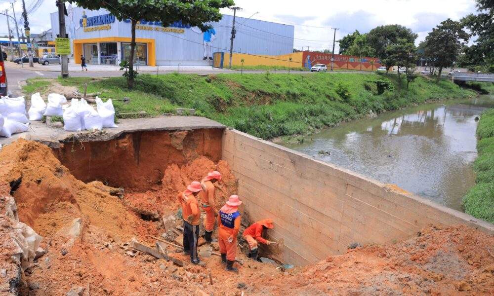 prefeitura de manaus realiza obra emergencial e contém erosão no igarapé do passarinho 2