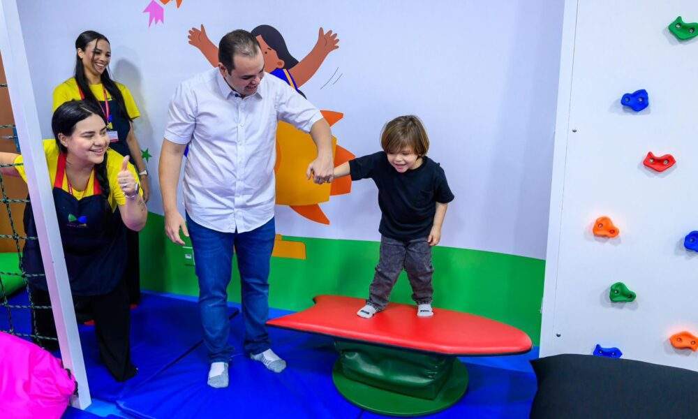 roberto cidade abre abril azul e reforça papel da aleam na inclusão de pessoas com autismo (2)