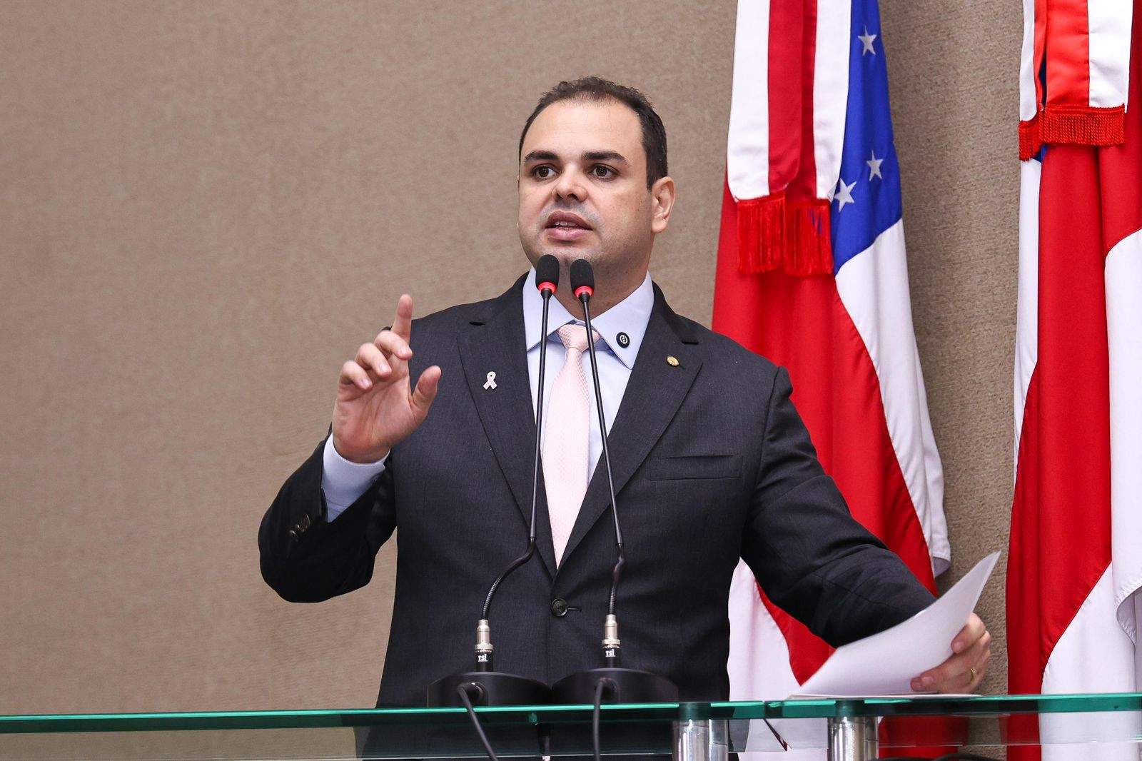 roberto cidade antecipa debate nacional com lei que protege crianças na internet no amazonas