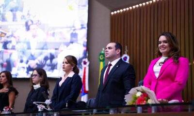 roberto cidade conduz sessão especial da aleam que homenageia 33 mulheres com diploma mulher cidadã amazonense (1)