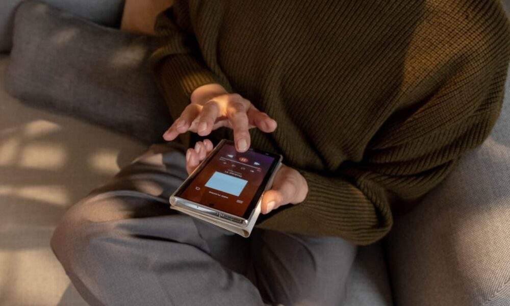 Como escolher um smartphone resistente para uso extremo no dia a dia / Foto : Divulgação