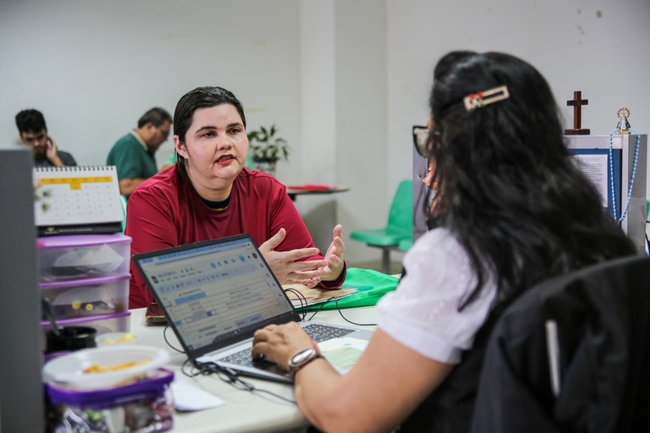 governo do amazonas realiza ação de cidadania durante entrega de títulos definitivos em manaus (1)