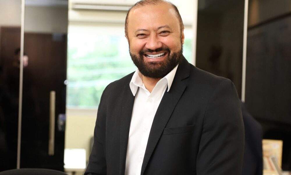 prefeito renato junior oficializa nomeação de arone bentes no comando da semed