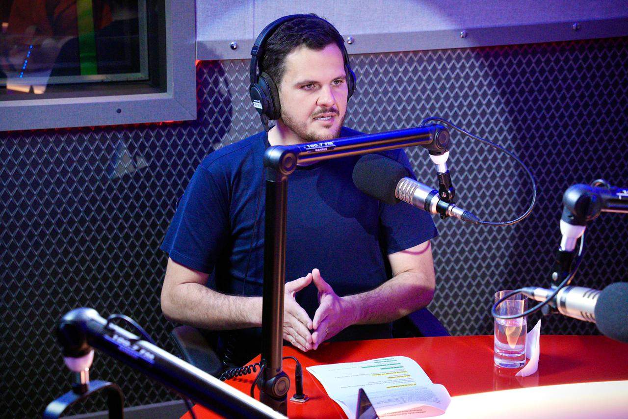 prefeito renato junior reforça compromisso com gestão próxima, eficiente e voltada para resultados durante entrevistas 2