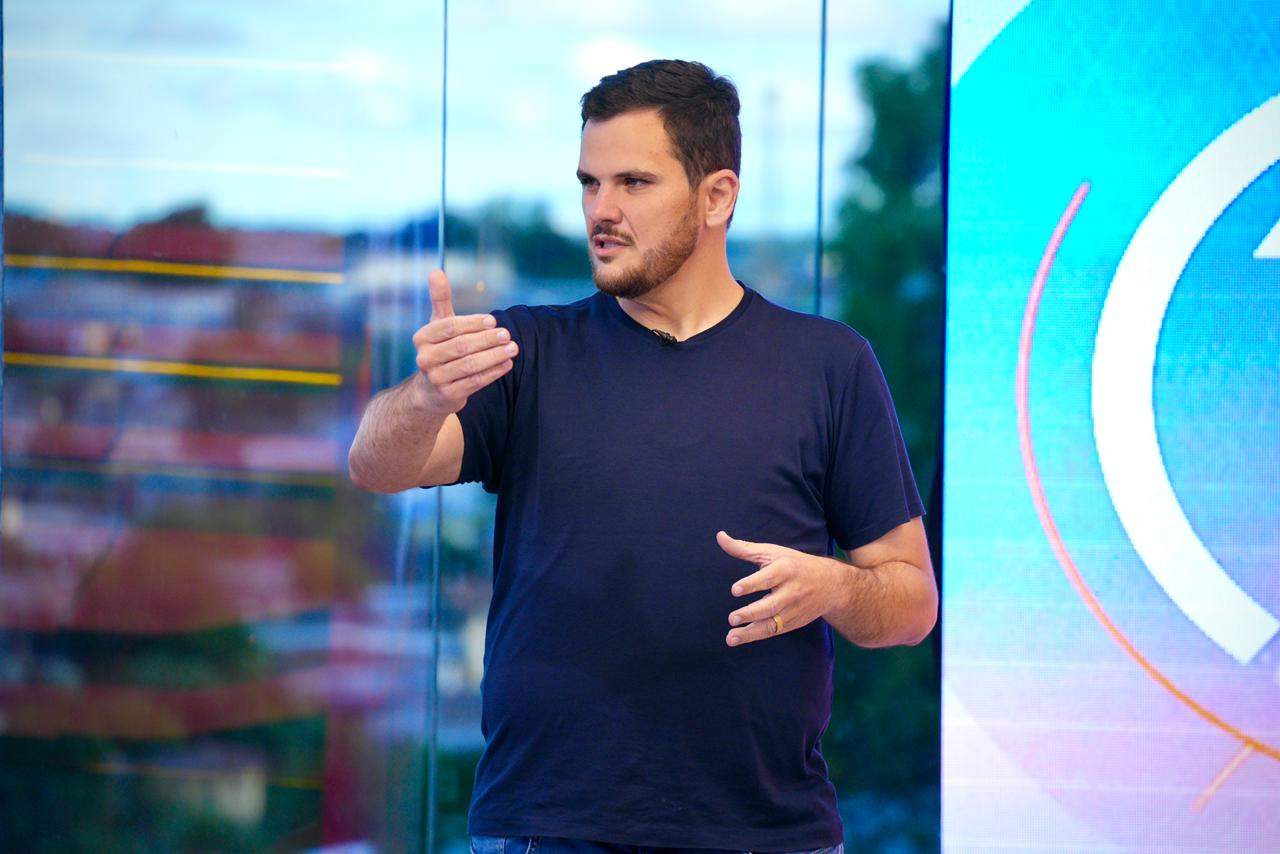 prefeito renato junior reforça compromisso com gestão próxima, eficiente e voltada para resultados durante entrevistas 4