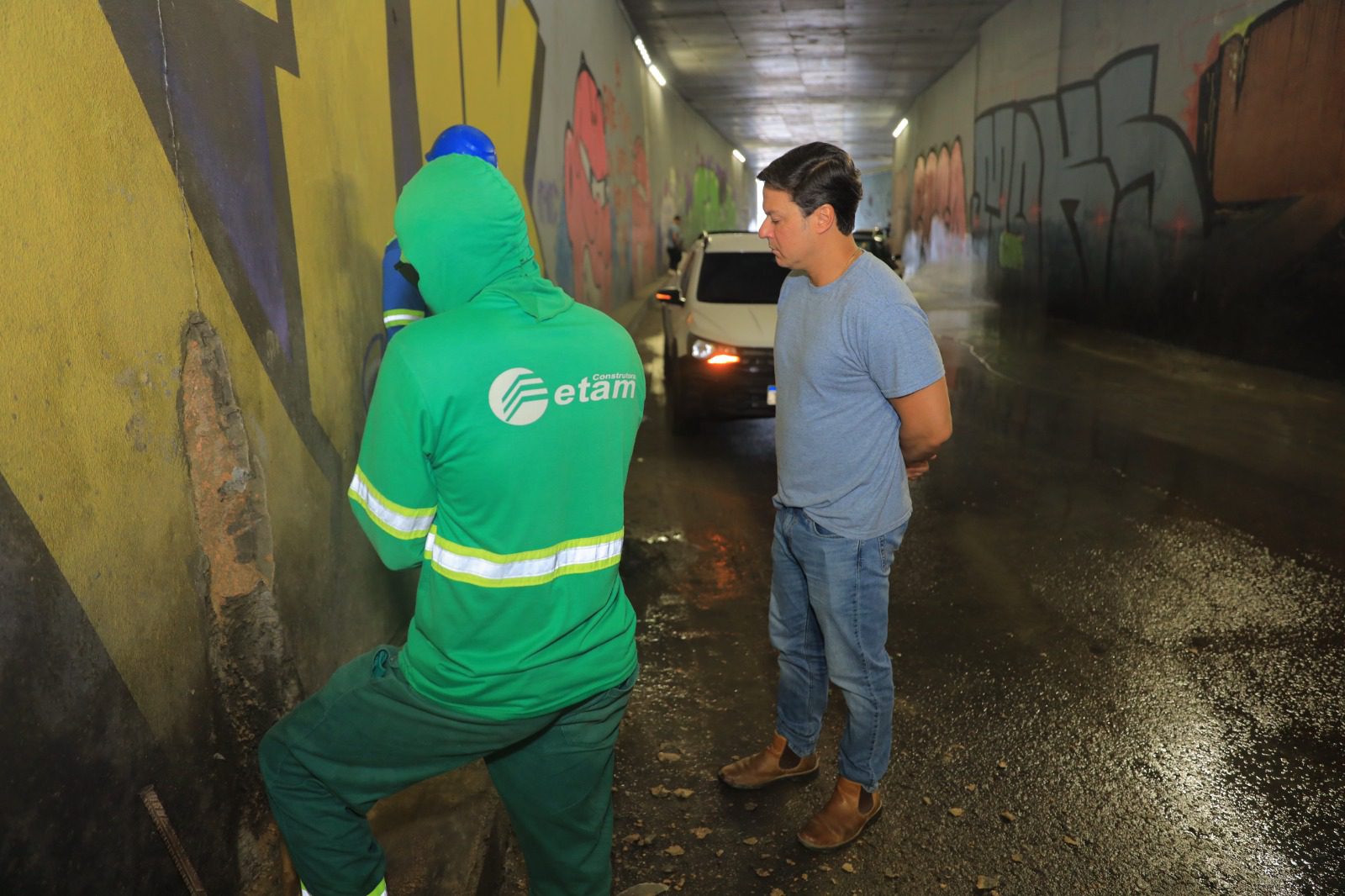 prefeitura de manaus realiza manutenção na drenagem da trincheira do complexo rei pelé durante plantão (1)