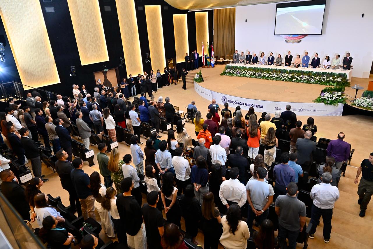 ministro do stj participa de seminário internacional sobre democracia participativa no tce am