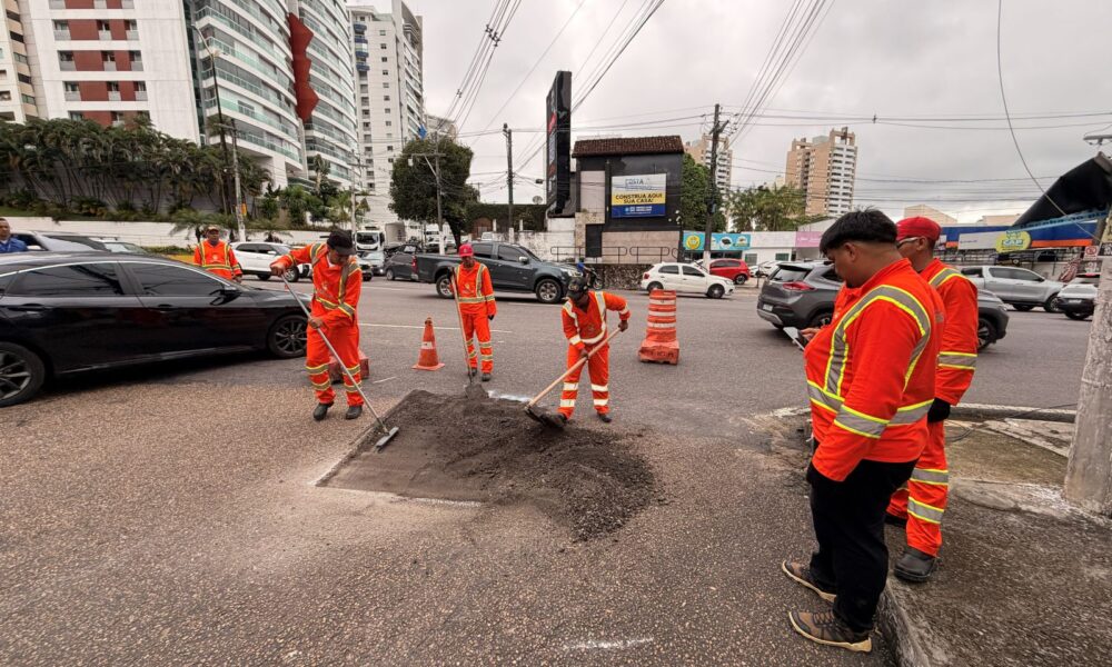 prefeitura de manaus avança com operação ‘tapa buracos’ no bairro parque 10 de novembro e melhora mobilidade na região 2