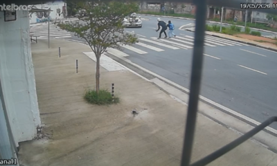 vÍdeo irmãos são arremessados após atropelamento brutal na faixa de pedestres em sp
