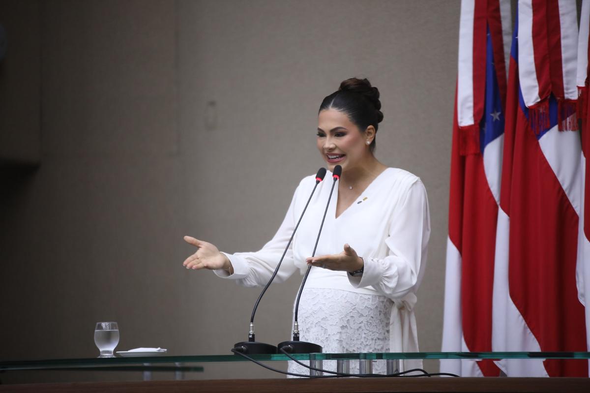 brena dianná toma posse na aleam e mantém plano de disputar prefeitura de parintins