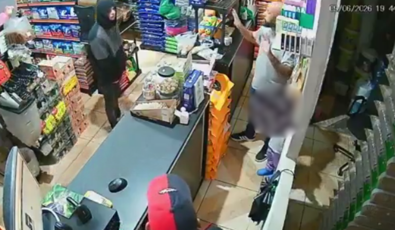 comerciante é ameaçado durante assalto e pede para não ser morto na frente da filha em osasco