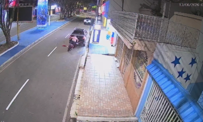 motociclista fica ferido após bater em carro estacionado em avenida de parintins