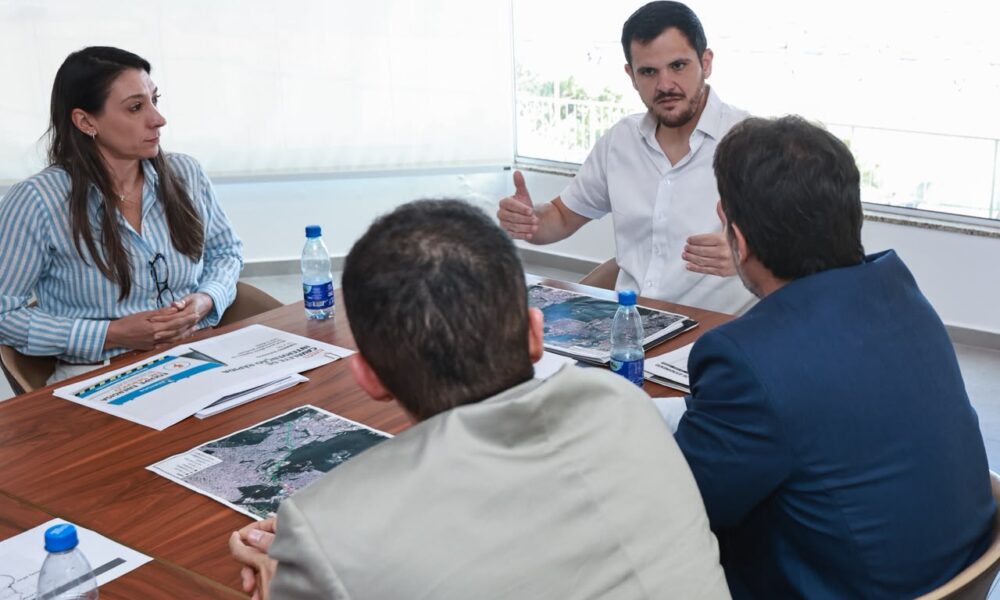 prefeito renato junior discute expansão dos serviços e melhorias em obras com a energisa para ampliar atendimentos de demandas da população 3