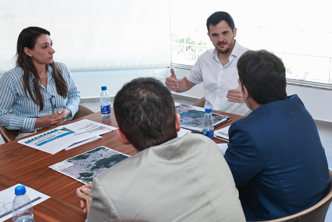 prefeito renato junior discute expansão dos serviços e melhorias em obras com a energisa para ampliar atendimentos de demandas da população 3