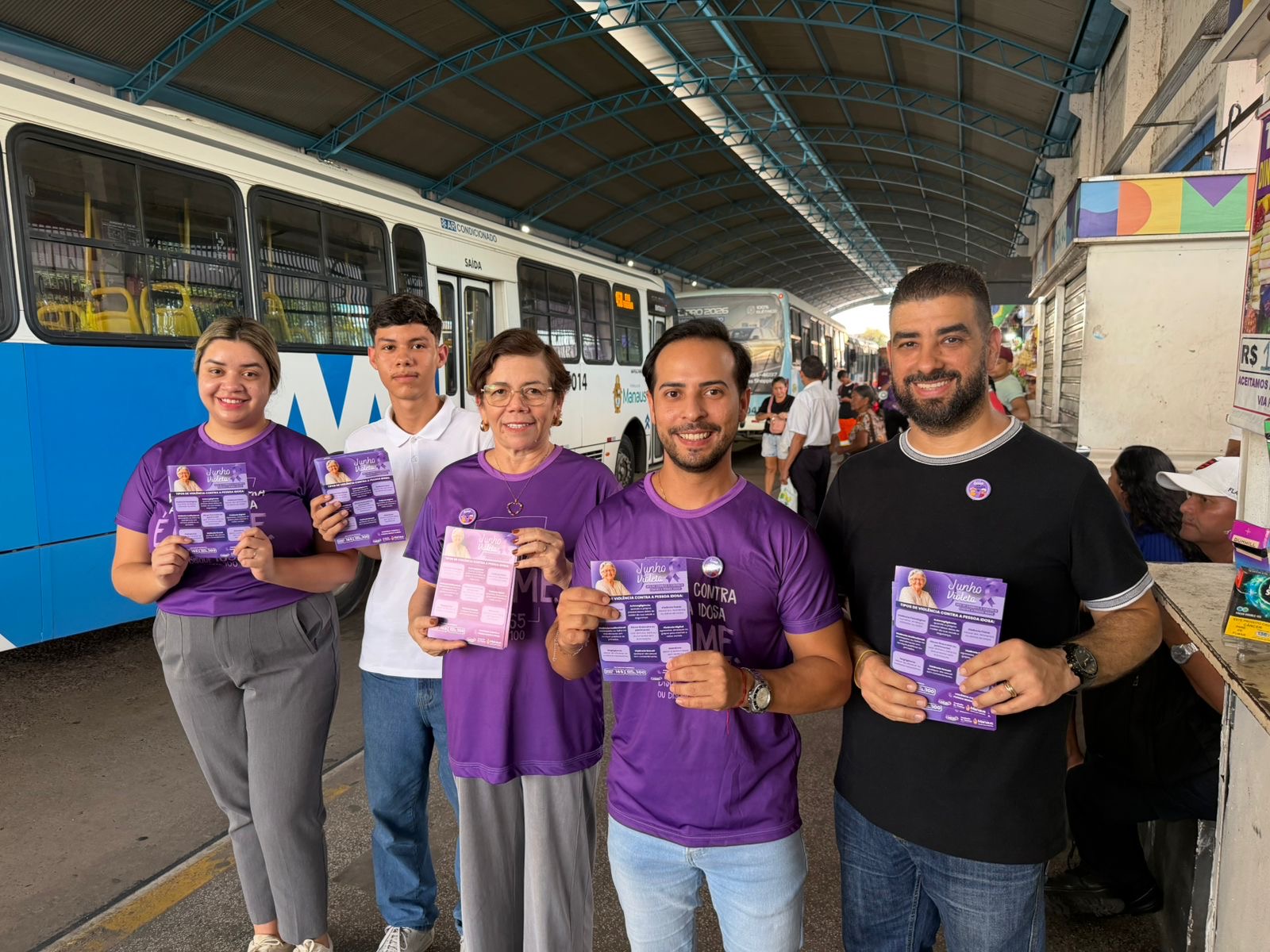 prefeitura de manaus realiza ação educativa do ‘junho violeta’ nos terminais de ônibus da capital 3