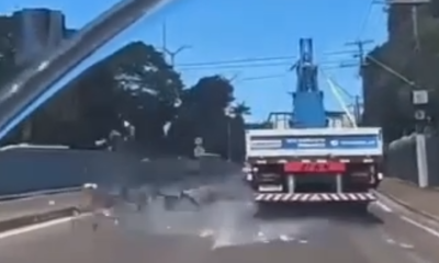vidros se desprendem de caminhão e provocam susto na avenida cosme ferreira, em manaus