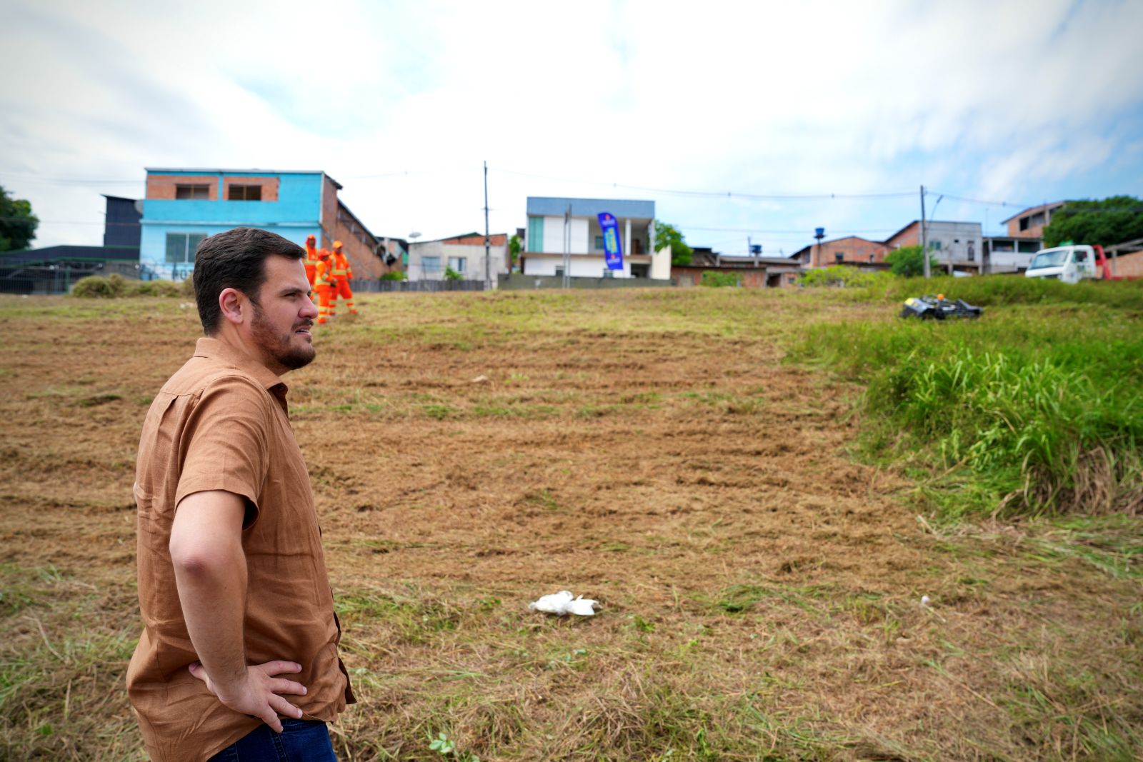 prefeito renato junior vistoria serviços de limpeza com nova tecnologia na zona norte e afirma que robôs de roçagem ampliam produtividade sem substituir garis na limpeza urbana 4