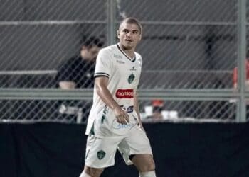 de campinas a manaus atacante percorre quase 4 mil km para realizar sonho de estrear no futebol profissional