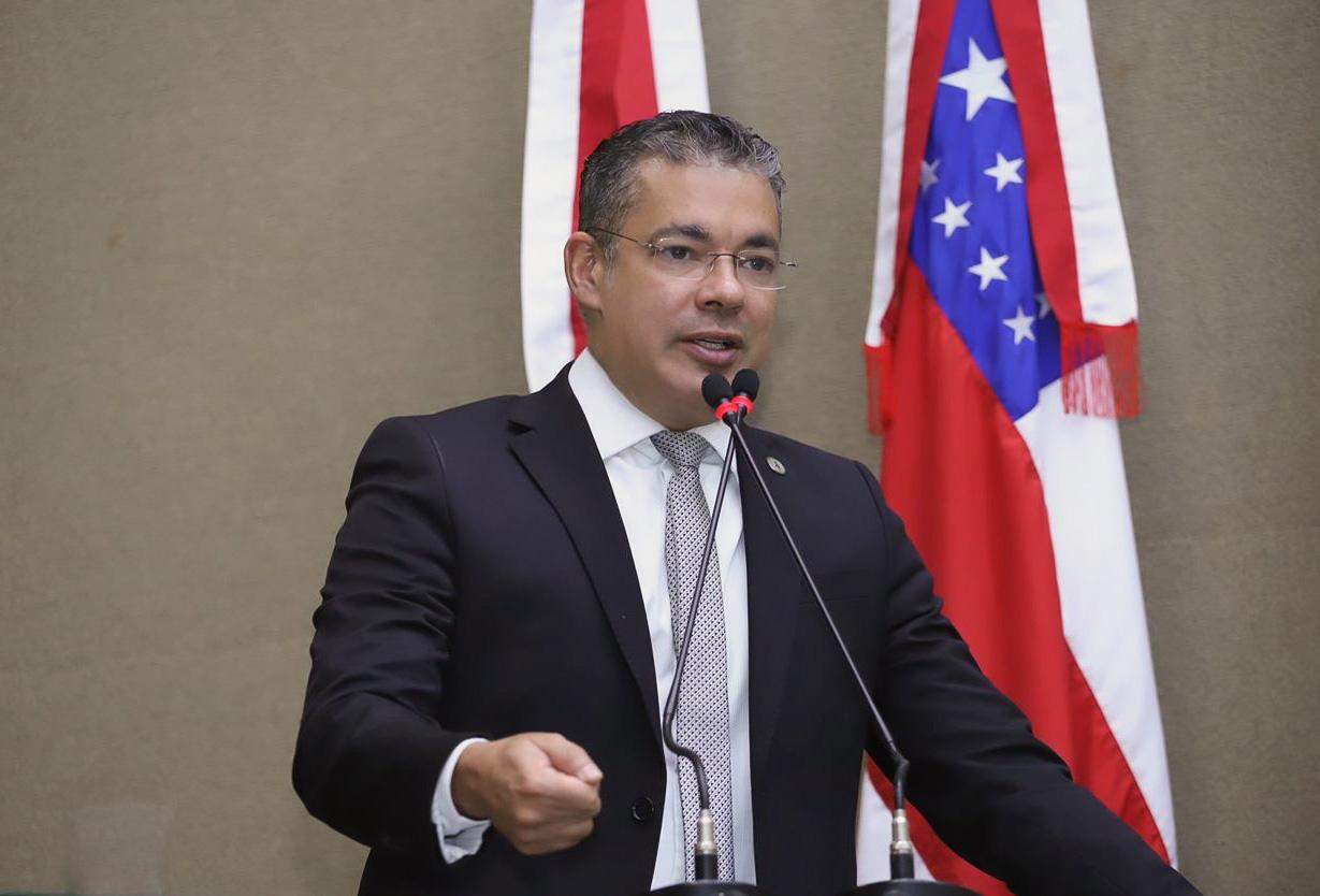 Josué apresenta emendas que preveem auxílio fardamento de R$ 2.745 para cada policial ou bombeiro militar