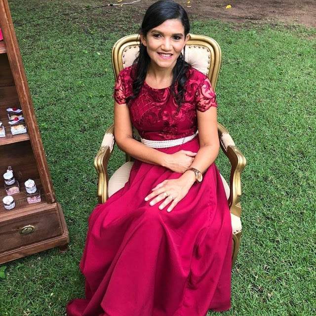 Missionária seria madrinha do casamento, mas seu vestido prendeu na corrente da moto e ela morreu