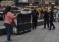 vÍdeo mulher é baleada pela polícia após ataque com facas que matou executiva na times square