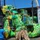 alegoria do boi caprichoso desaba durante traslado para o bumbódromo de parintins