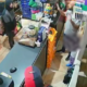 comerciante é ameaçado durante assalto e pede para não ser morto na frente da filha em osasco